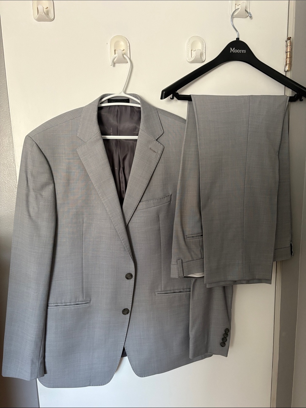 Calvin Klein Light Gray Men's Two-Piece Suit - Tailored Blazer & Trousers